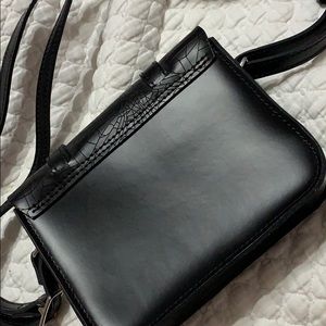 dr martens skull web